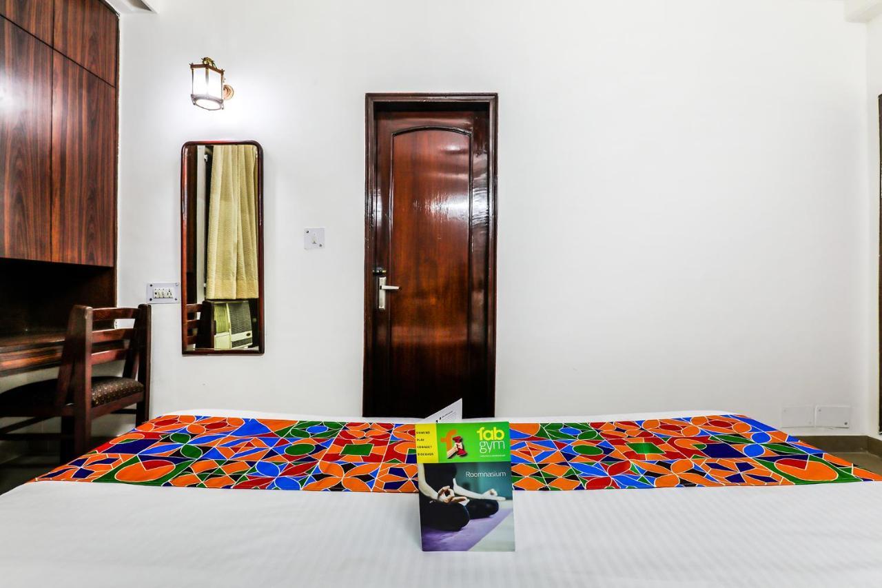 Fabexpress Hemkunt Mansion Hotell Noida Exteriör bild
