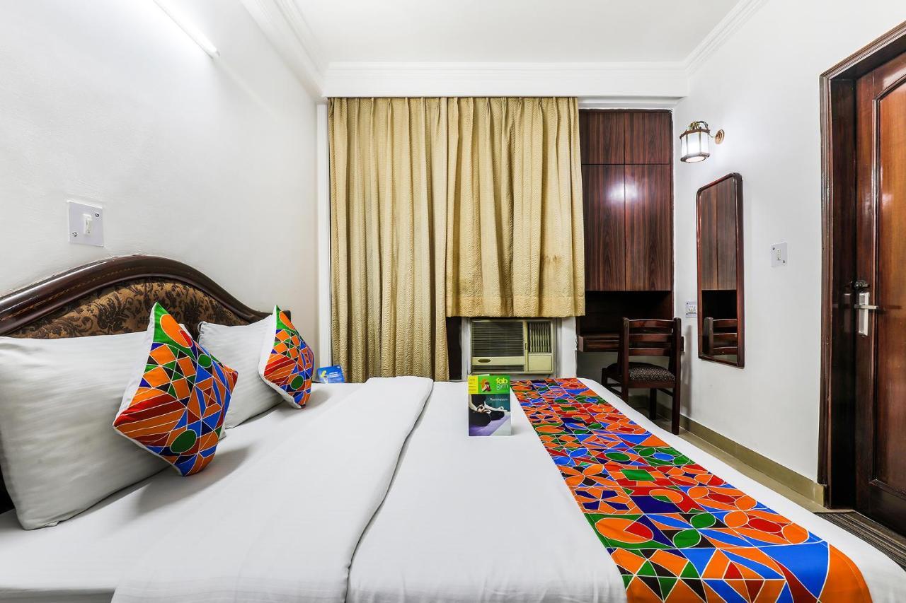 Fabexpress Hemkunt Mansion Hotell Noida Exteriör bild