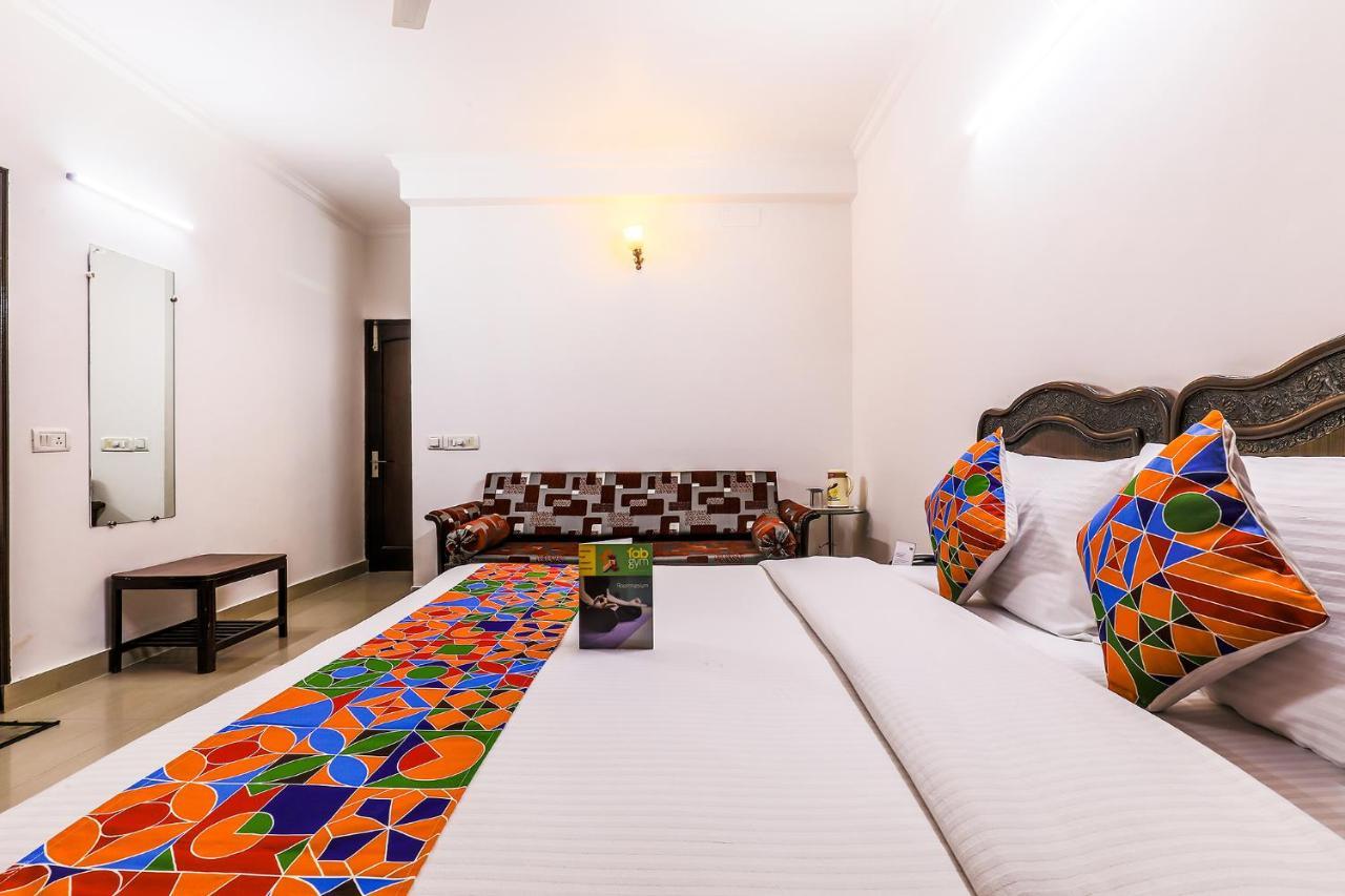 Fabexpress Hemkunt Mansion Hotell Noida Exteriör bild