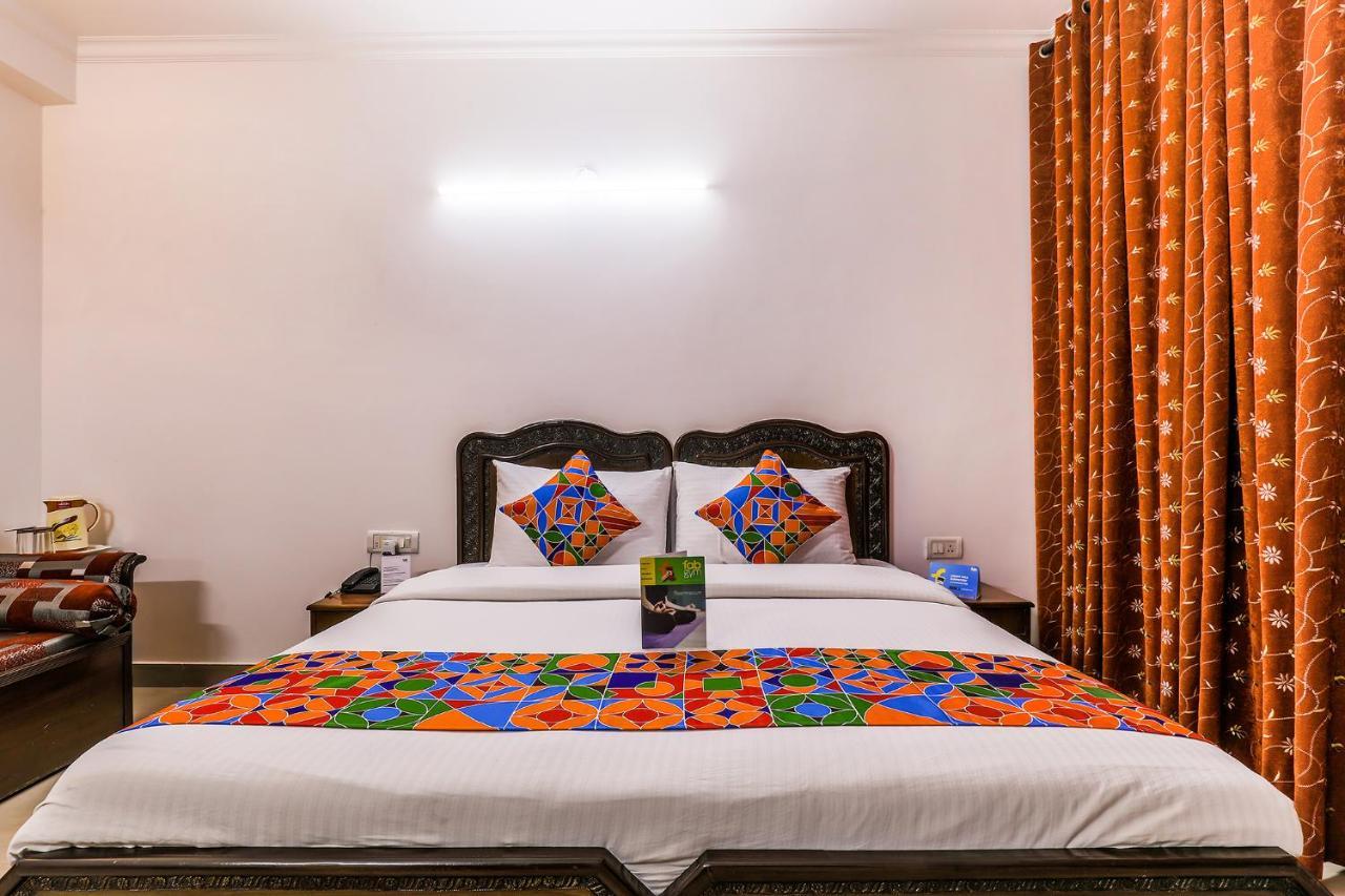 Fabexpress Hemkunt Mansion Hotell Noida Exteriör bild