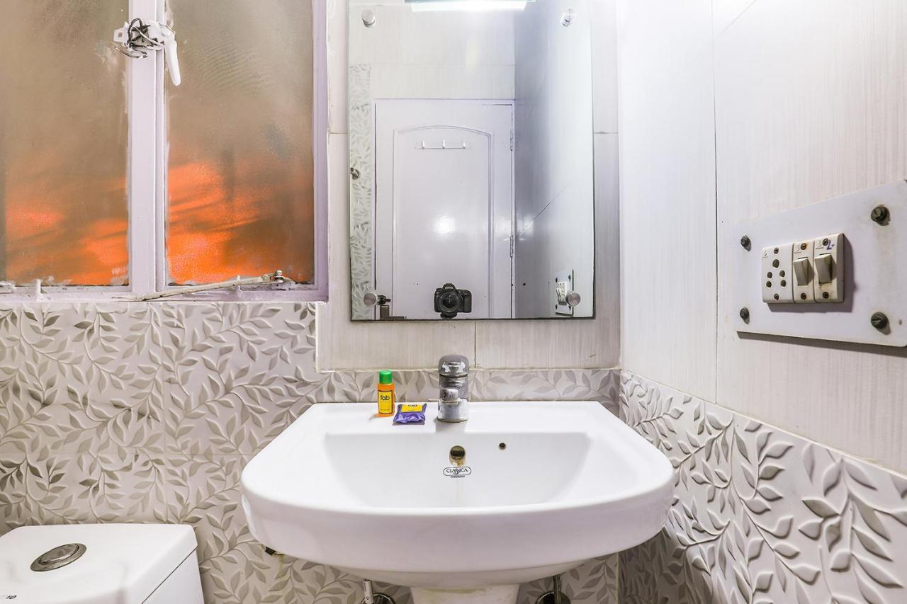 Fabexpress Hemkunt Mansion Hotell Noida Exteriör bild