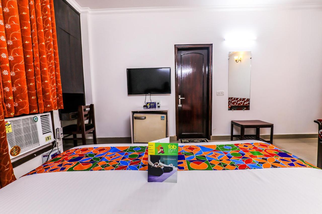 Fabexpress Hemkunt Mansion Hotell Noida Exteriör bild