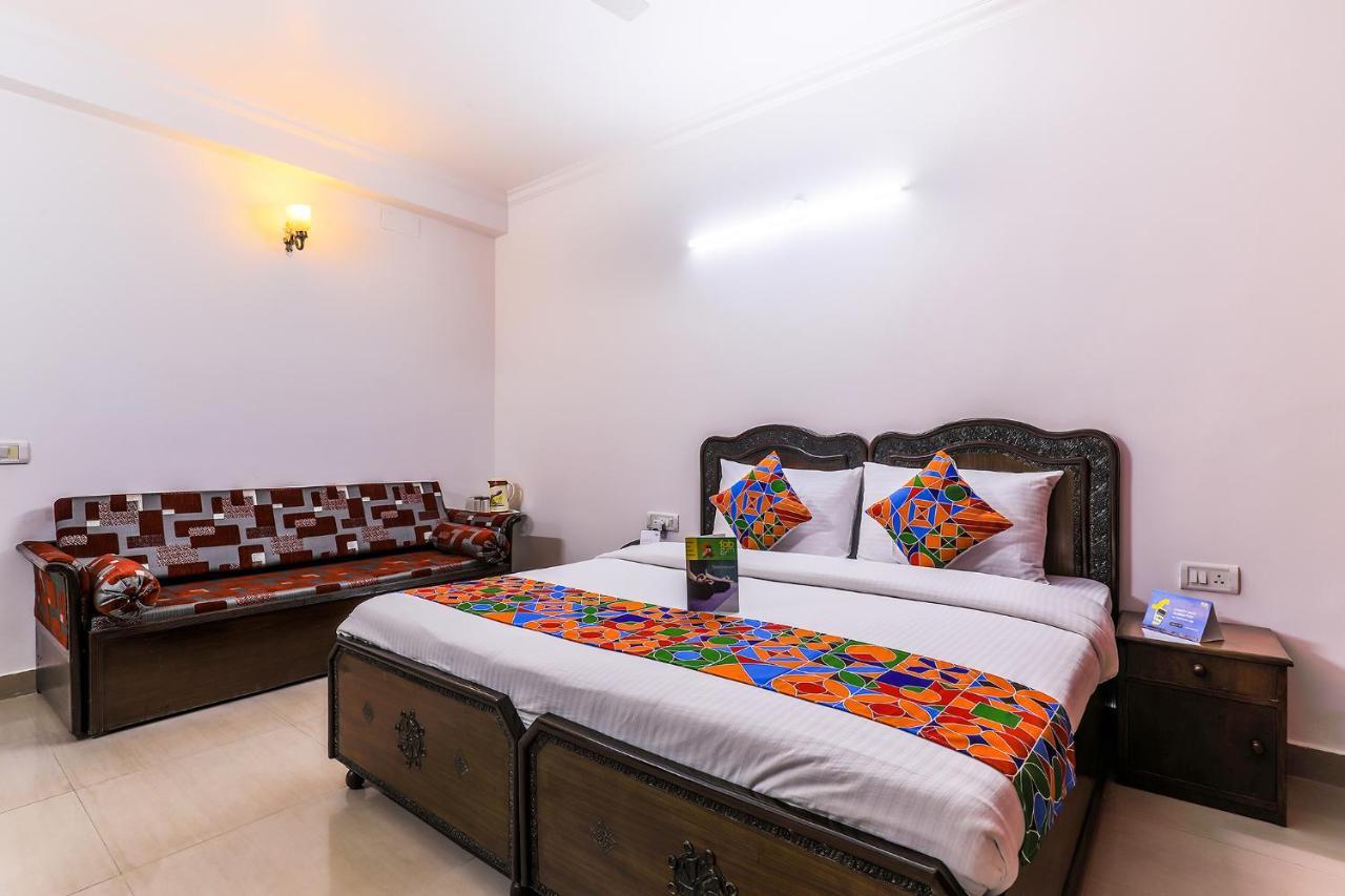 Fabexpress Hemkunt Mansion Hotell Noida Exteriör bild