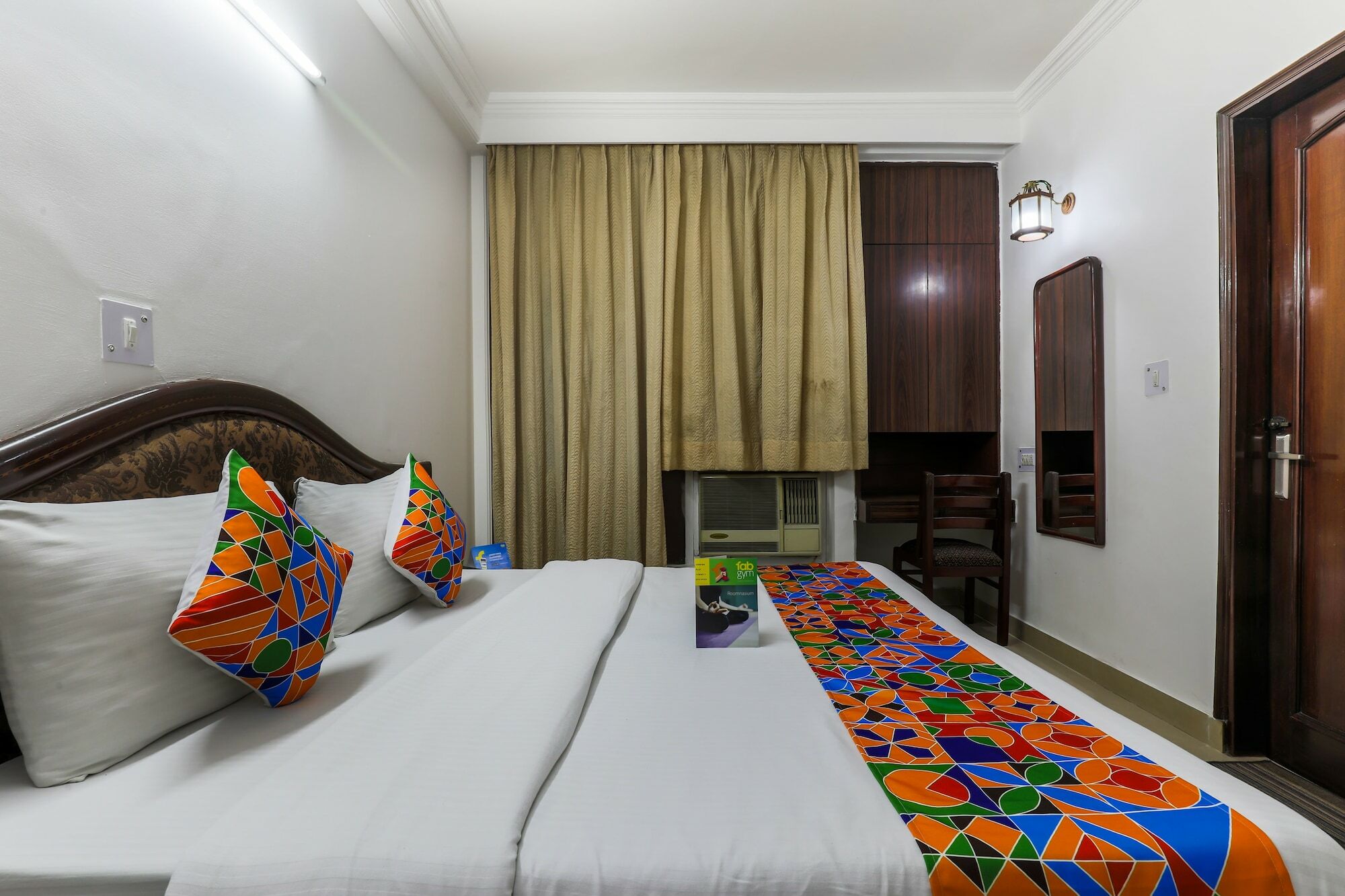 Fabexpress Hemkunt Mansion Hotell Noida Exteriör bild
