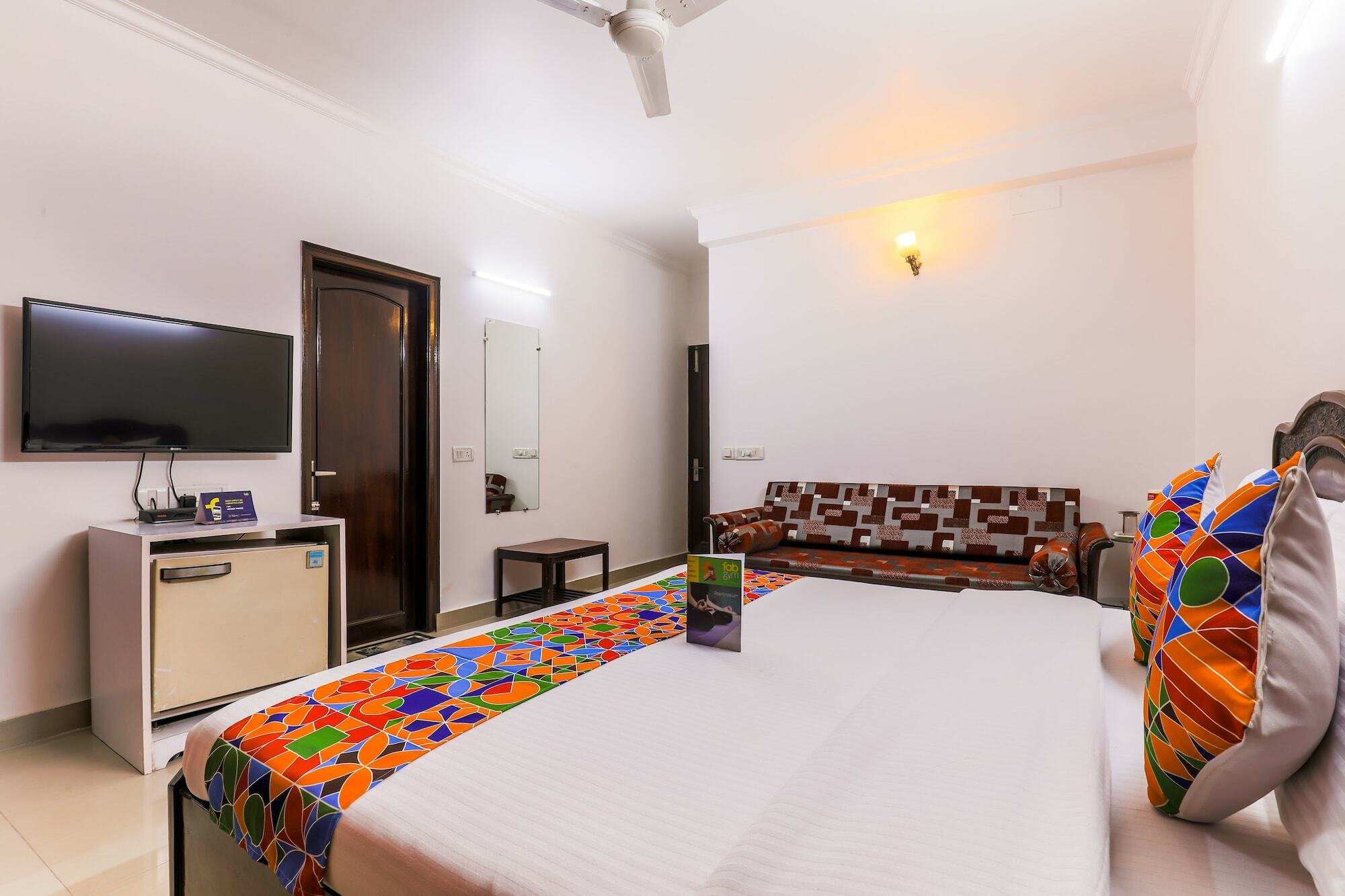 Fabexpress Hemkunt Mansion Hotell Noida Exteriör bild