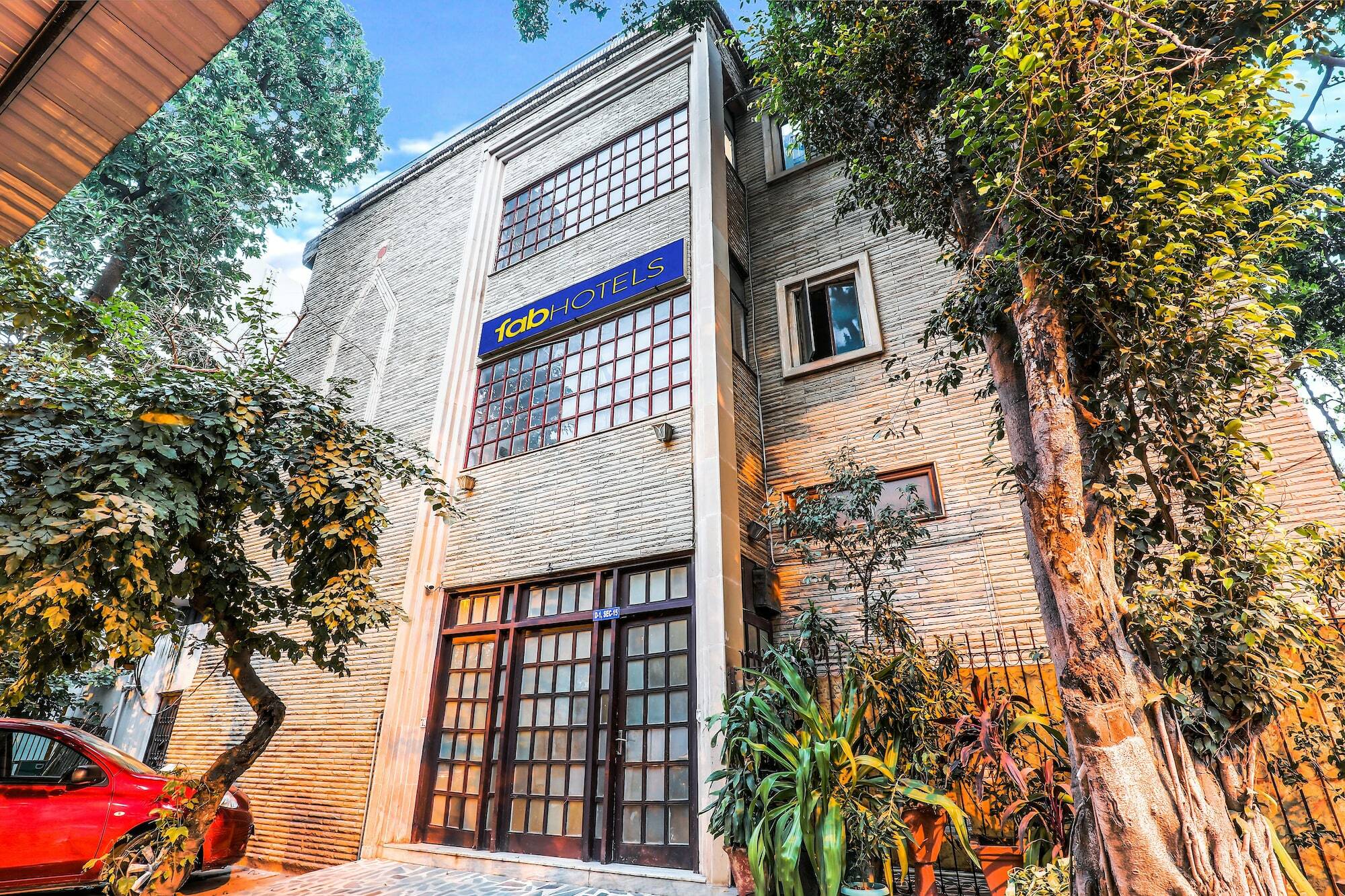 Fabexpress Hemkunt Mansion Hotell Noida Exteriör bild